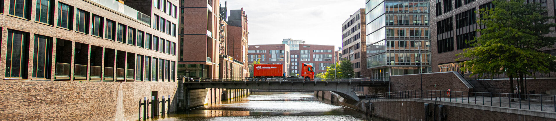 Gebrüder Weiss Spedition Hamburg