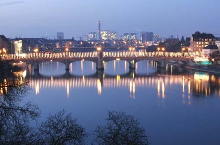 Basel in der Schweiz | Seefracht und Luftfracht