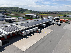 On the grid after a construction period of two and a half months: 5,922 panels were installed in total. (Source: Gebrüder Weiss)